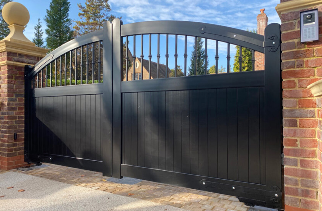 Wood_security_gates_2